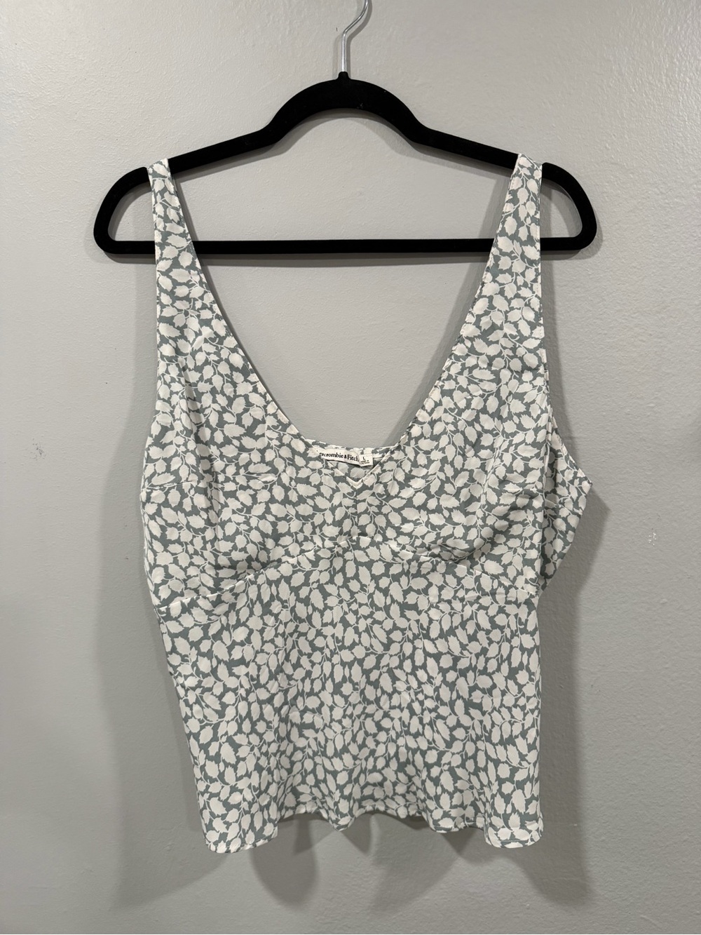 Abercrombie & Fitch Sleeveless Scoop Neck Tank